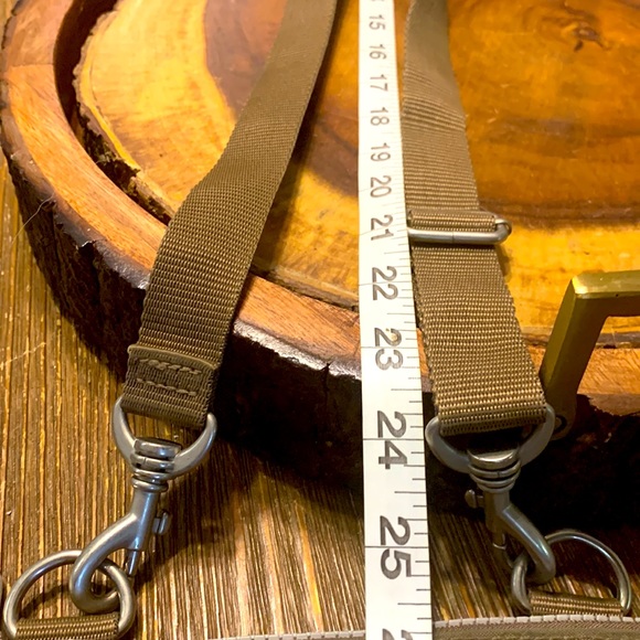 Baggallini Crossbody light brown brushed nickel hardware 4 pockets - Picture 12 of 14